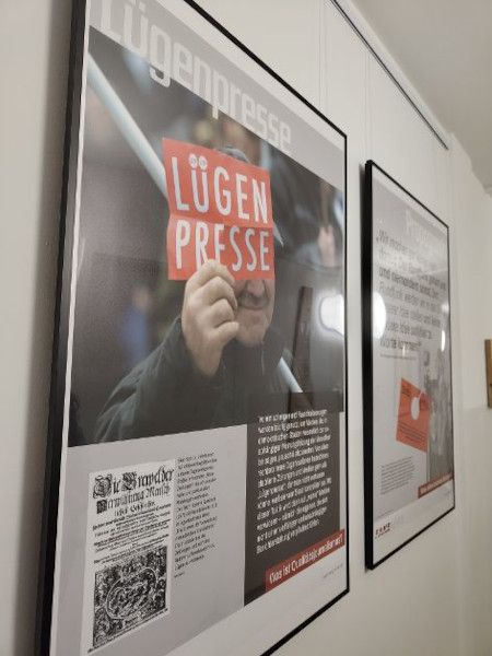 artikel/NFJ Ausstellung 450x600.jpg